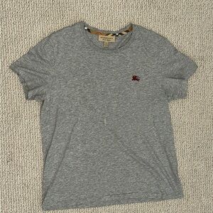 Burbeery tshirt used good condition